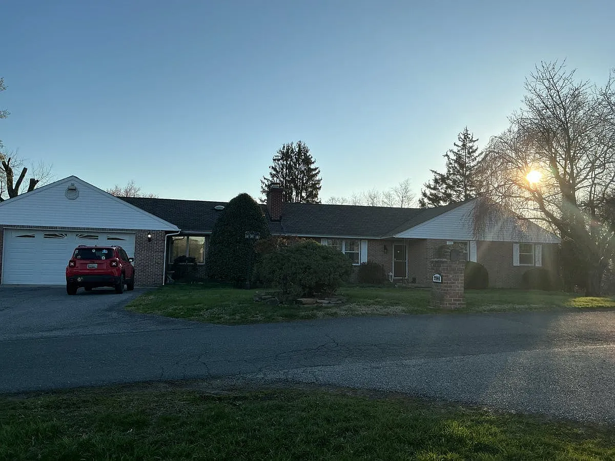 9944 Perine Ln photo 1