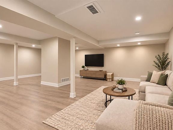 5th image of 270 S Cityscape Blvd NE