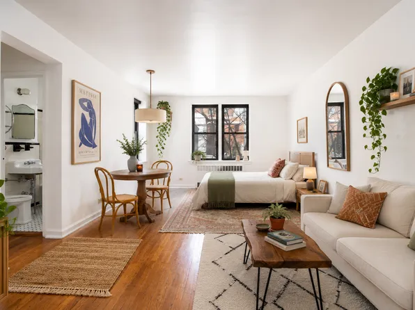 50 E 8th St APT 2-U, New York, NY 10003