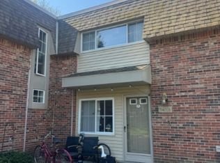 543 Longshore Dr APT A, Ann Arbor, MI 48105