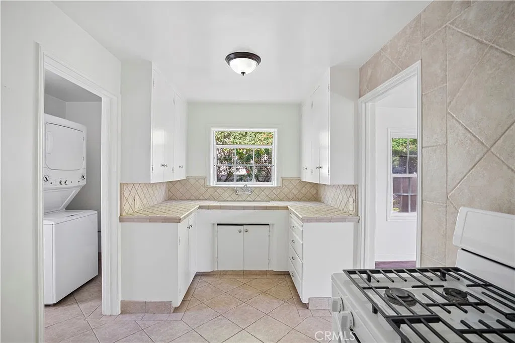 2 bed, 960 sqft, $4,995 — Photo 4