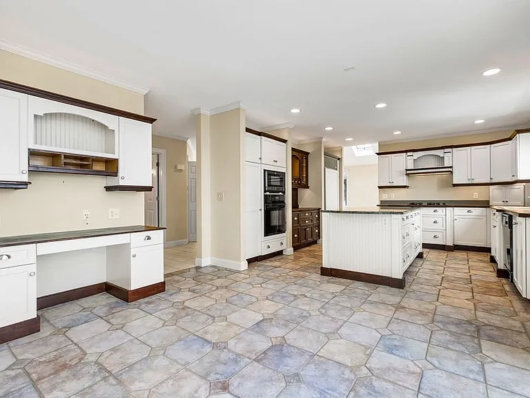 42 Oak Bluff Cir — Photo 23