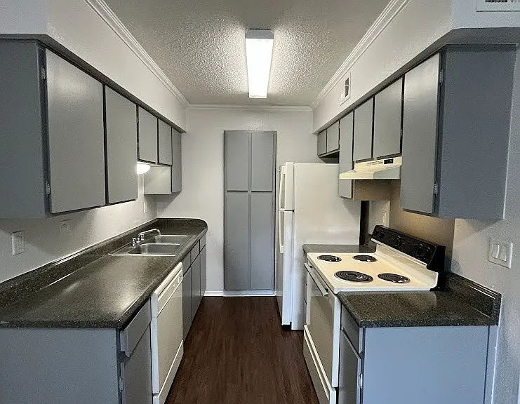 Juniper Springs Apartments — Photo 38