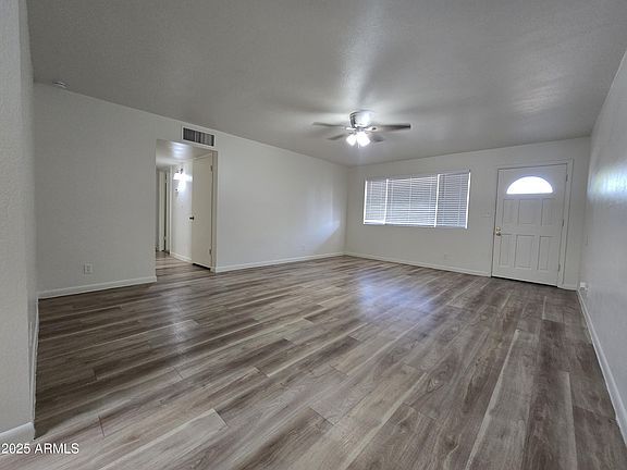 4th image of 3207 W JOAN DE ARC Avenue