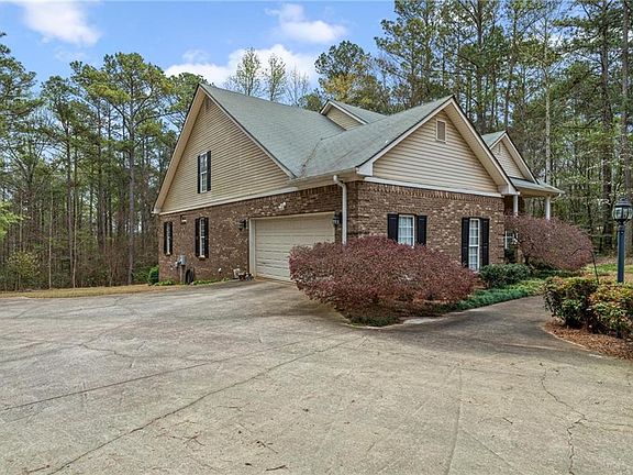 4th image of 235 Lummus Rd