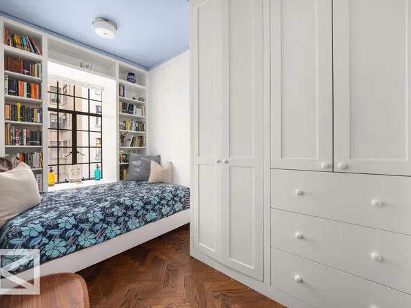 300 Central Park West image 19 of 20