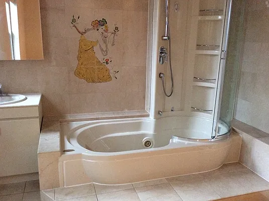 Rented by New York Realty Minimax Inc | media 36