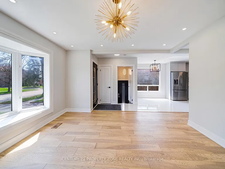203 Toynbee Trl — Photo 14