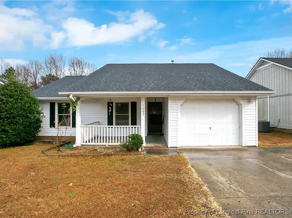 1607 Winnabow Dr, Fayetteville, NC 28304