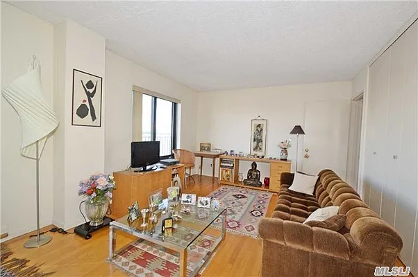 Sold by Laffey Real Estate | media 6