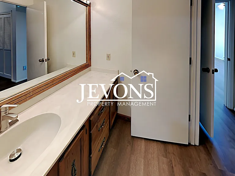 807 W Chestnut Ave #21 — Photo 10