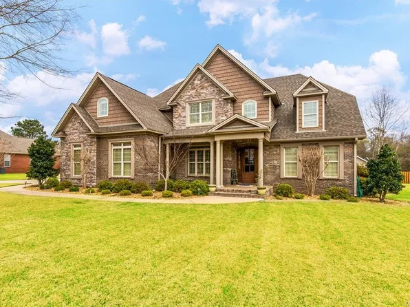 806 Hearthstone Dr, Prattville, AL 36067