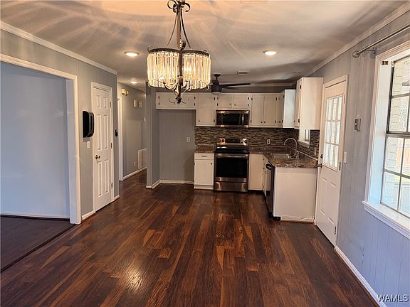 2nd image of 2715 Deerfield Ln