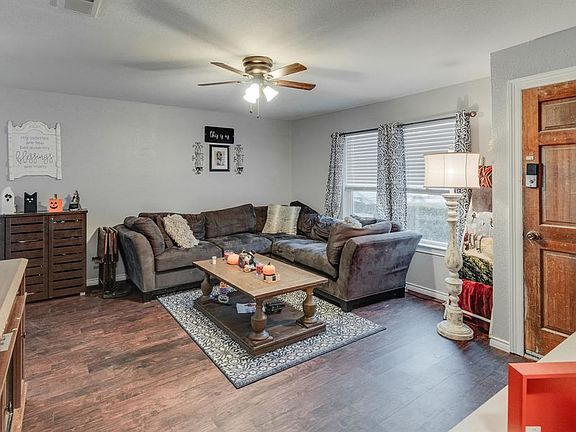4th image of 2440 Sweetwood Dr