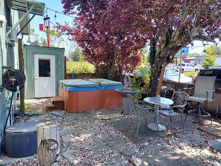 806 NW 4th St #B — Photo 18