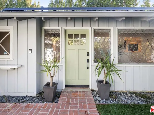 12948 Hartsook St, Sherman Oaks, CA 91423