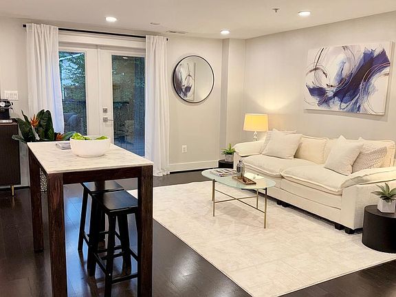 5th image of 1331 K St SE #102