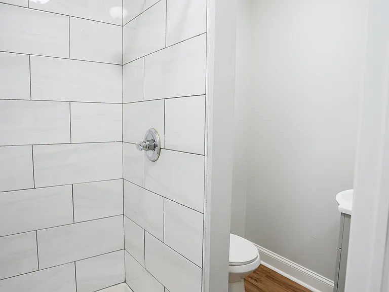 2624 E Madison St — Photo 9