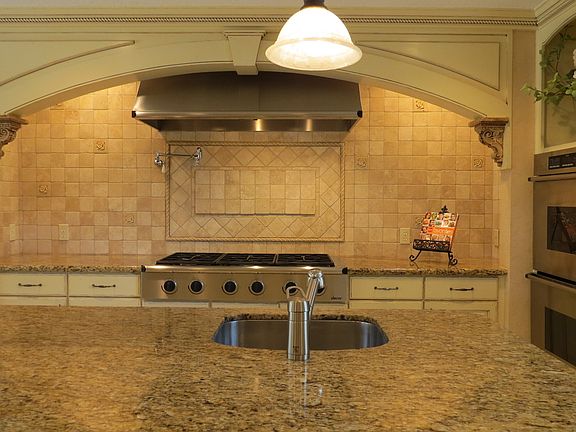 4th image of 7606 Knob Hill Ave