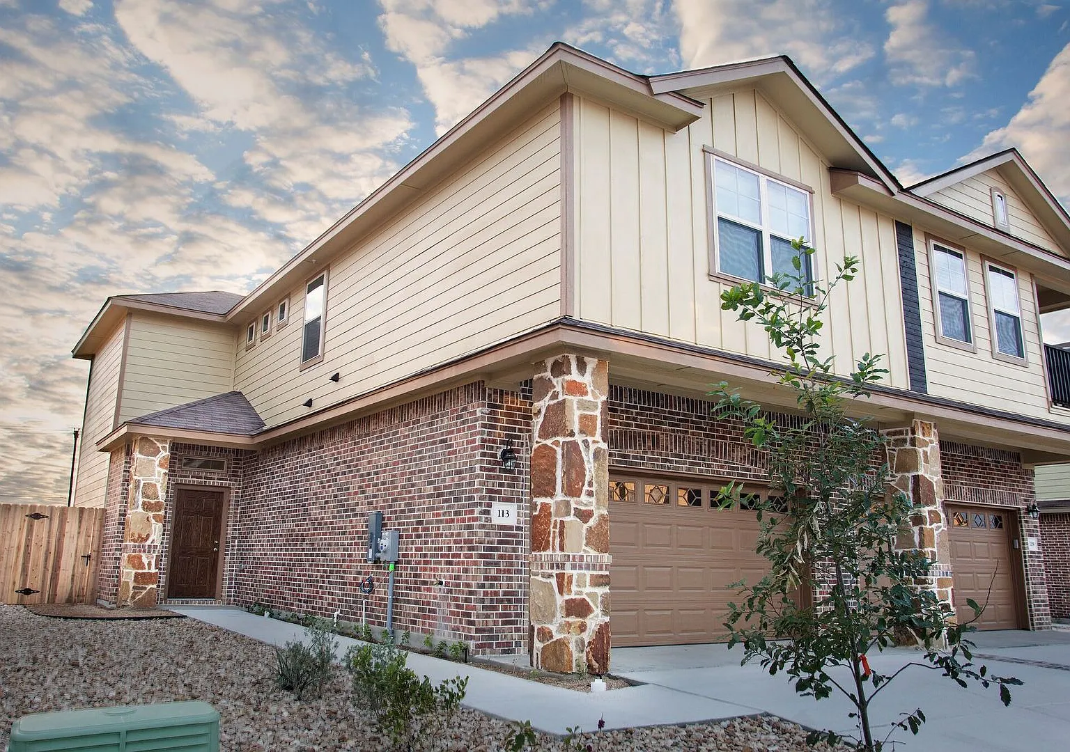 Beautiful 3 Bedroom Luxury Townhome, Kyle, Texas! — Photo 2