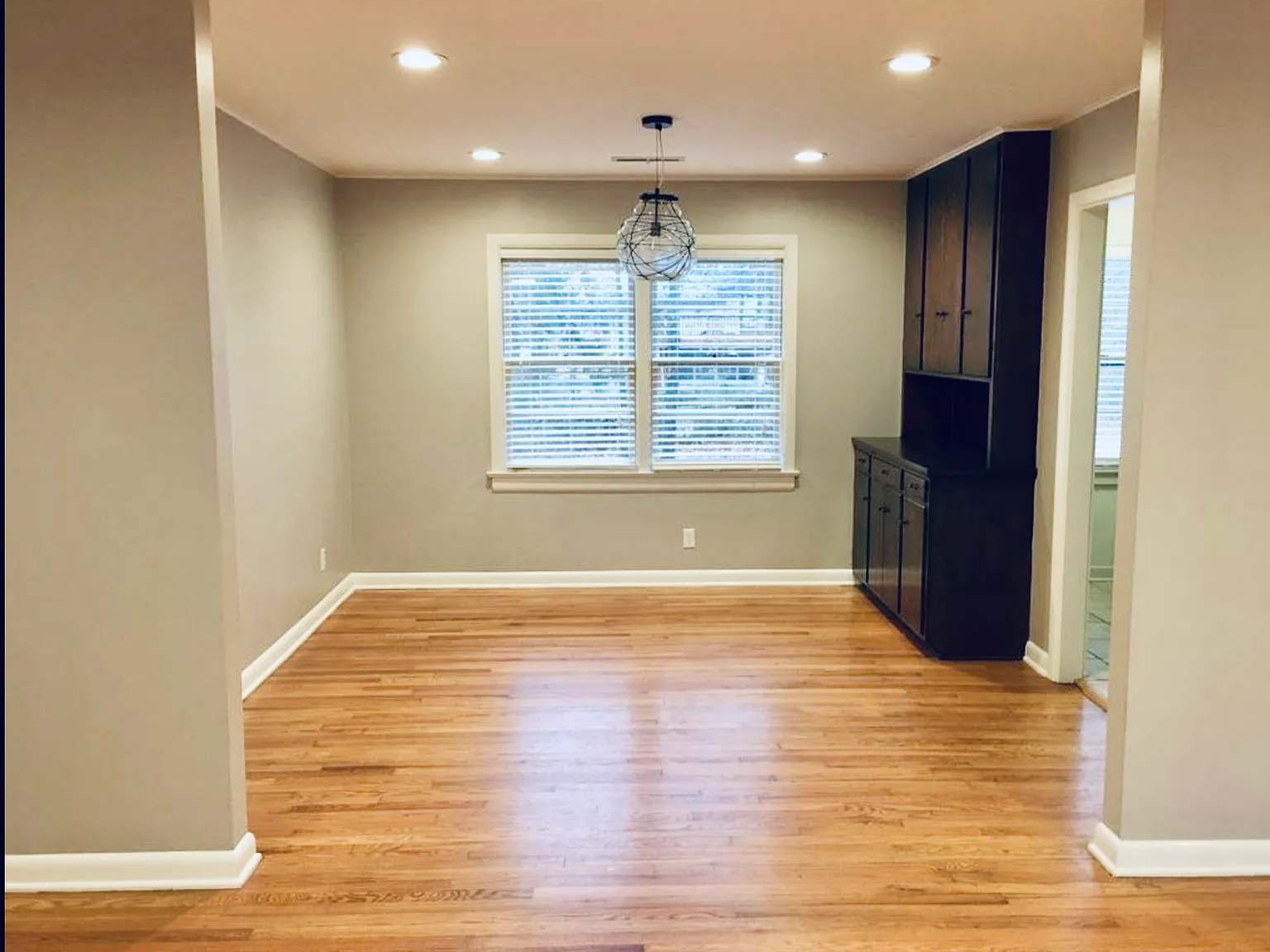 1137 N Hillcrest Avenue — Photo 3