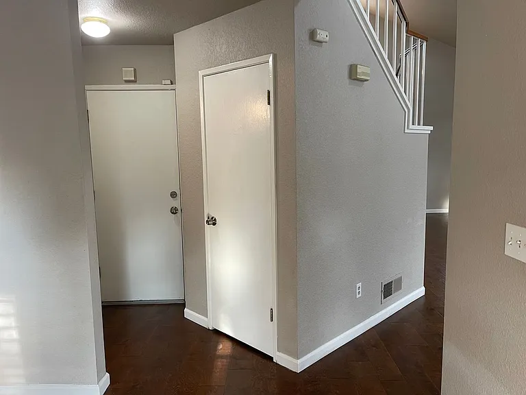 2234 Prestwick St — Photo 31