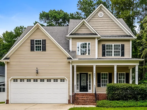 221 Worthington Ct, Clayton, NC 27527