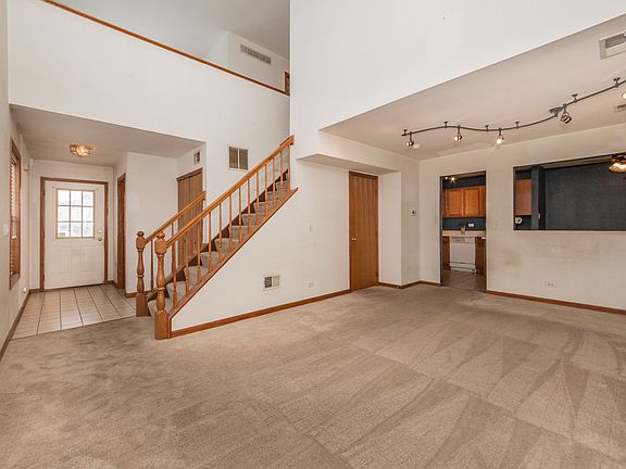 3rd image of 151 Castlewood Ct #151