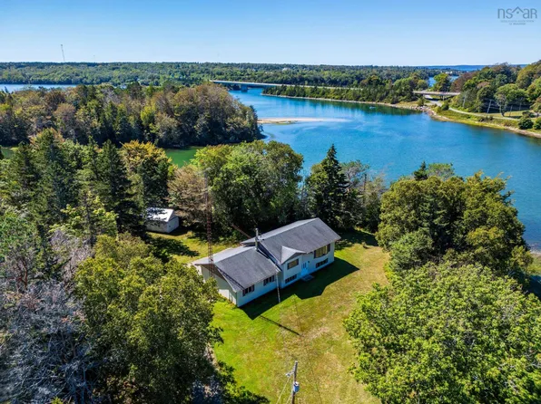 5213 Highway 1, Weymouth North, NS B0W 3T0