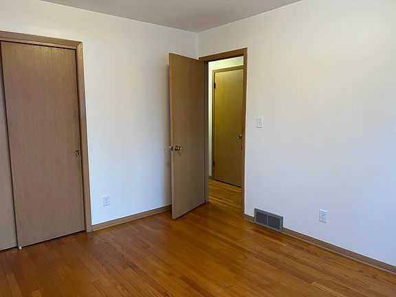 2nd image of 205 Alcott Dr