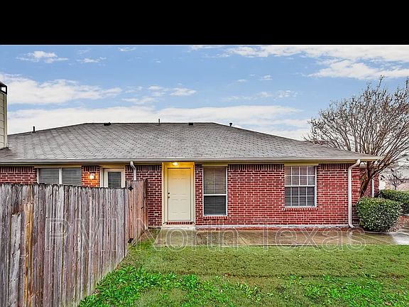 3rd image of 1418 Deville Cir