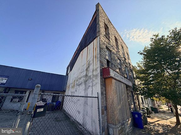 3rd image of 1909 Frederick Ave