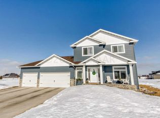 4063 49th Ave S, Fargo, ND 58104