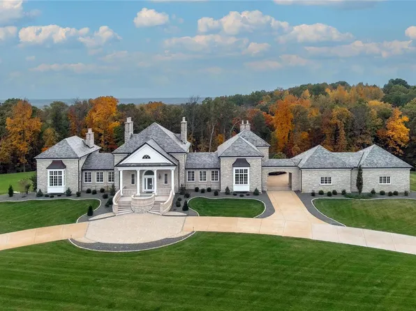 6 Upper Whitmoor Dr, Weldon Spring, MO 63304