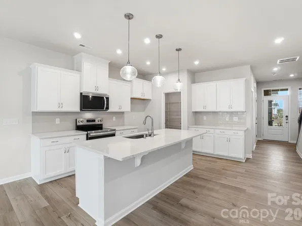 364 Laura Elizabeth Ln, Clover, SC 29710