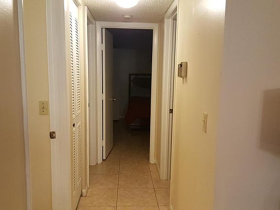 5th image of 805 Sky Pine Way APT G1