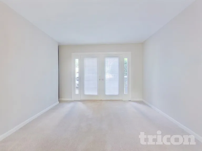 1145 Woodington Cir — Photo 15