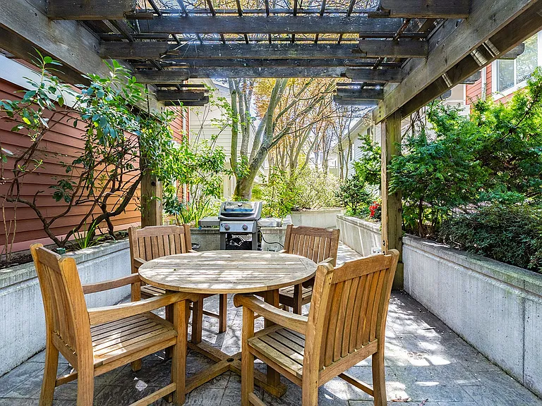 Madrona Court — Photo 9