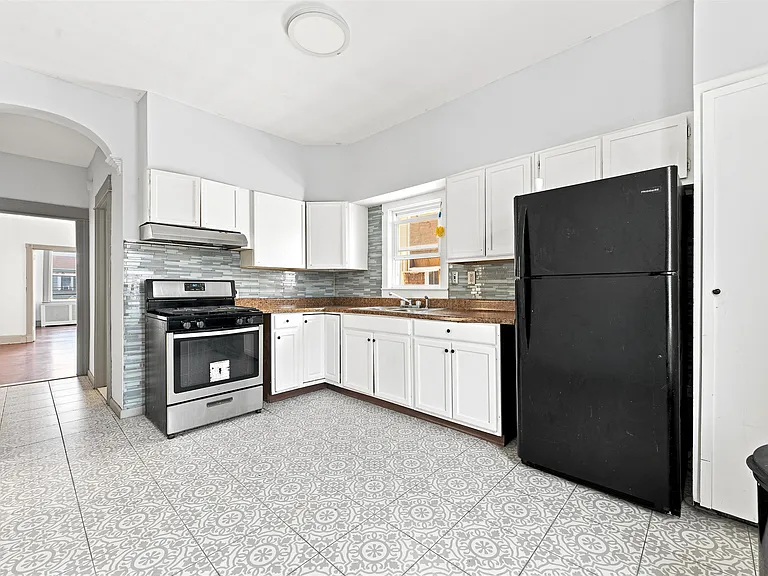35 W 52nd St #2 — Photo 3