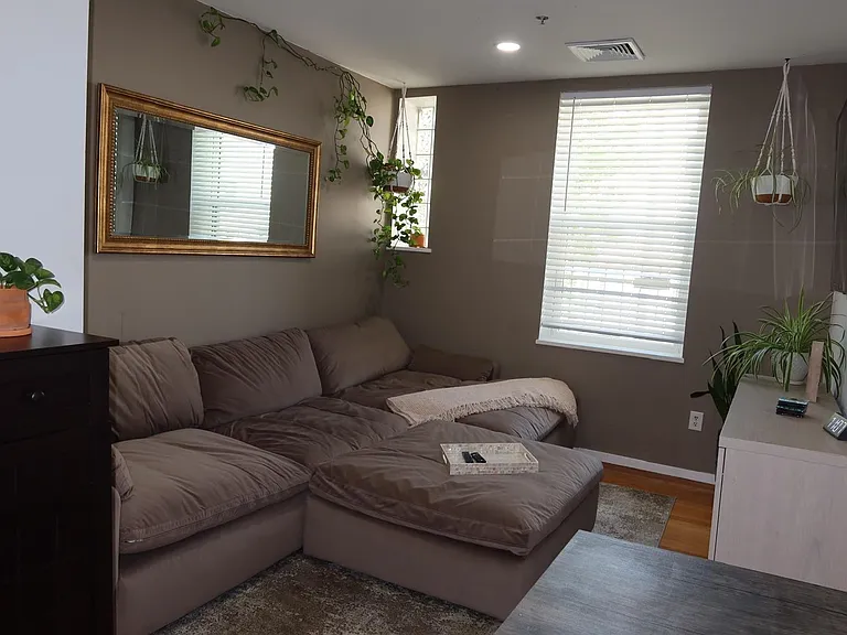 716 Adams St #3W — Photo 4