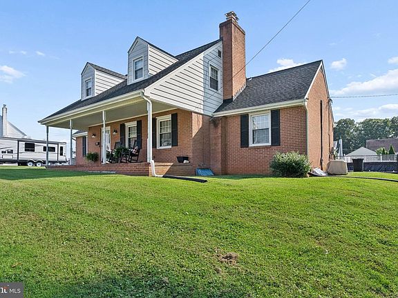 4th image of 609 George Ave