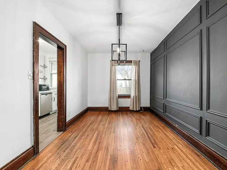 48 W Kossuth St — Photo 4