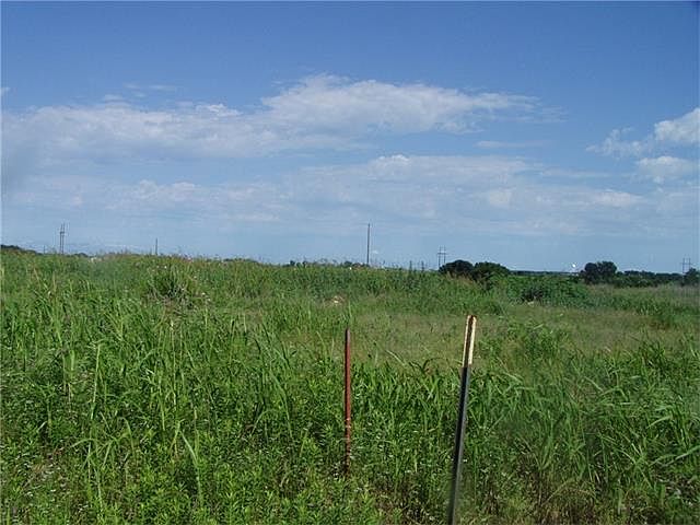 2nd image of 1300 County Road 219