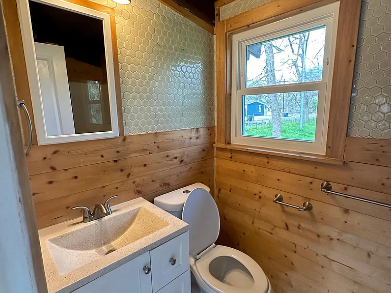 416 E Klein Rd — Photo 9