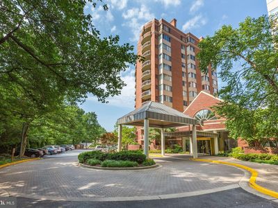 5802 Nicholson Ln APT 302, Rockville, MD, 20852