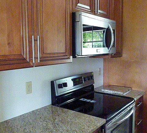 5th image of 15936 Laurel Oak Cir