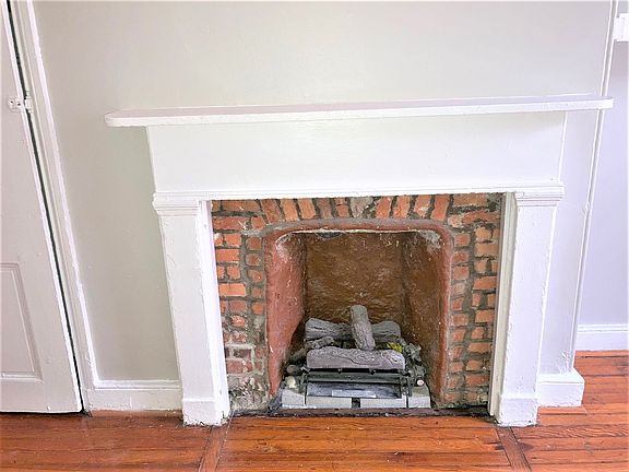 3rd image of 928 Pine St APT 17