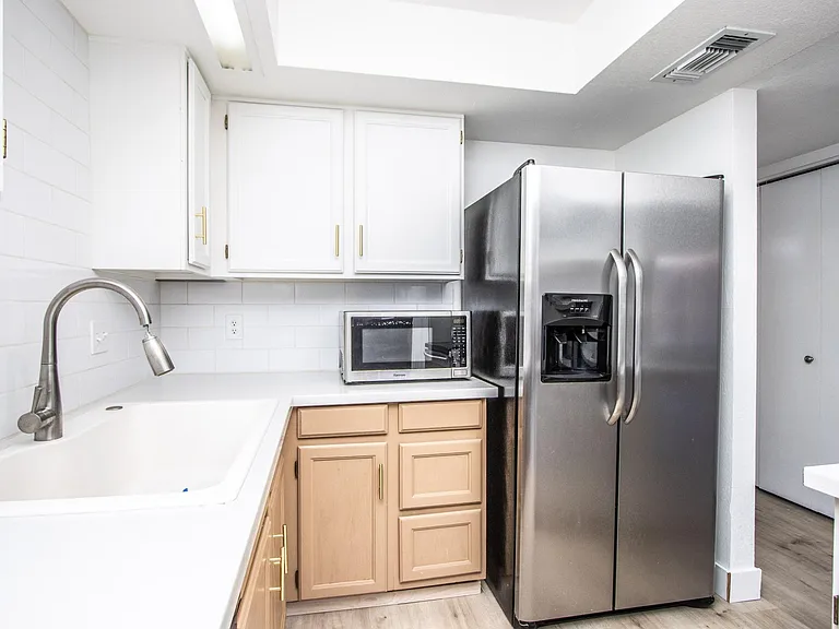 3102 E Clarendon Ave #207 — Photo 12