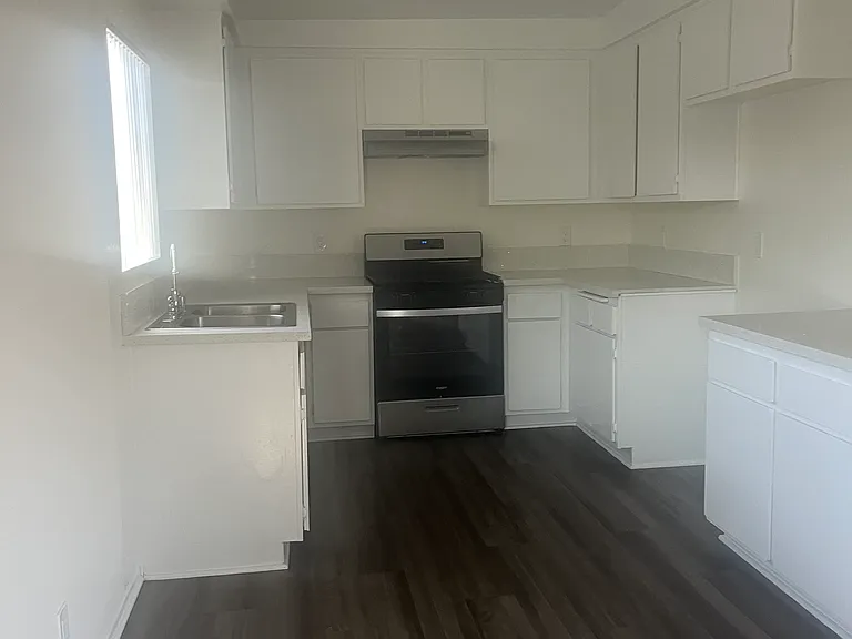 Cordary Apartments — Photo 16