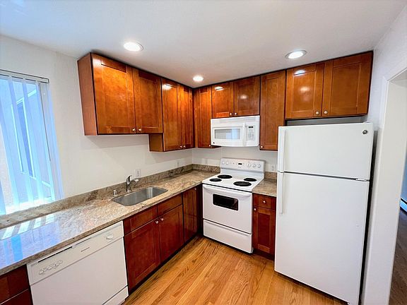 3rd image of 119 Palm Ave APT 303